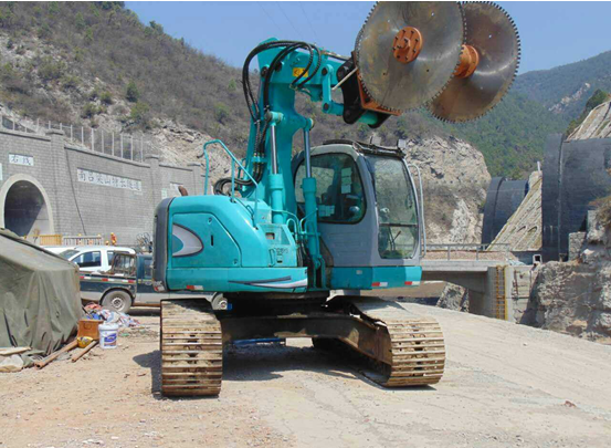 隧道安全專業(yè)高效拆除二次襯砌鋼筋砼雙鋸片液壓切割設(shè)備