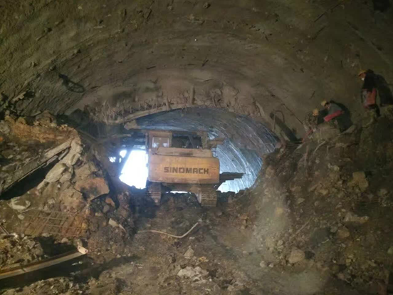 隧道高效拆換初支鋼拱架拱施工